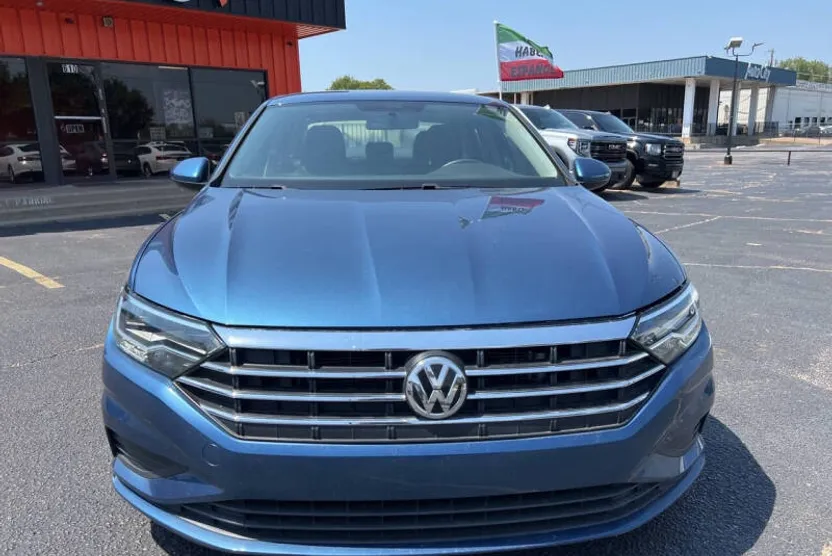 2019 Volkswagen Jetta R-Line photo 1
