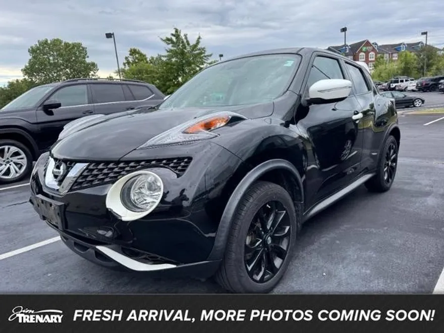 2017 Nissan Juke SV photo 1