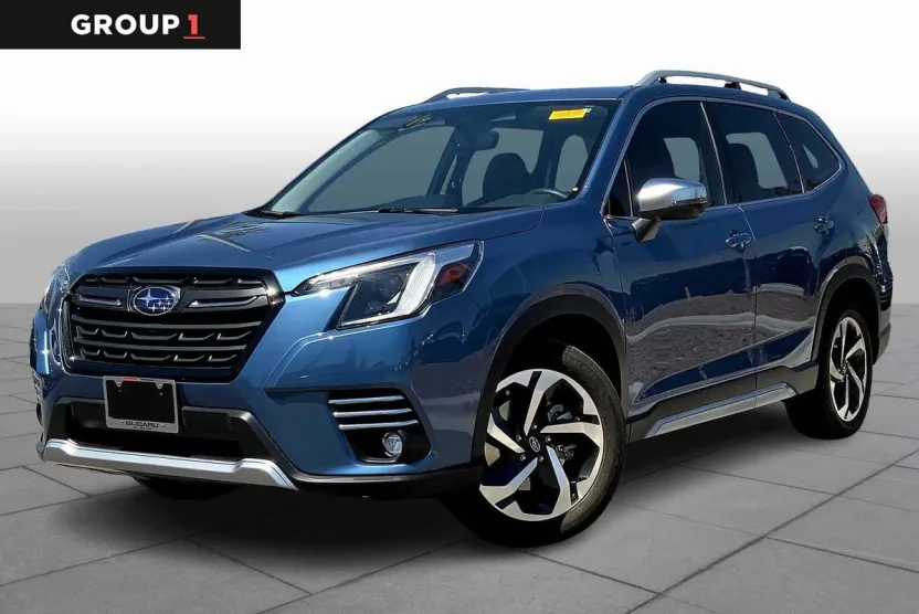 2023 Subaru Forester Touring photo 1