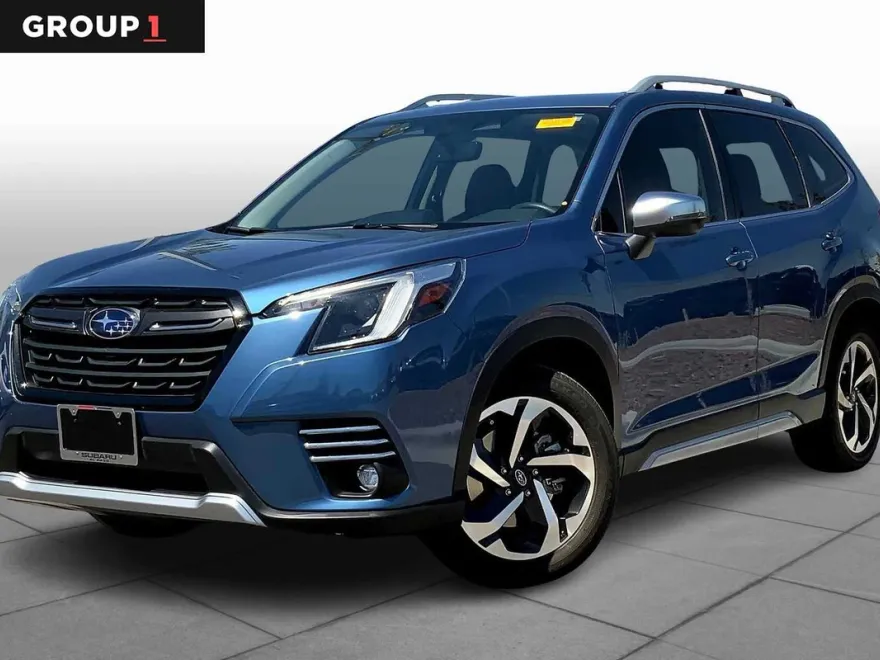 2023 Subaru Forester Touring photo 1