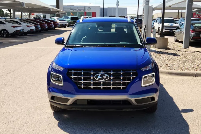 2025 Hyundai Venue SEL Limited photo 1