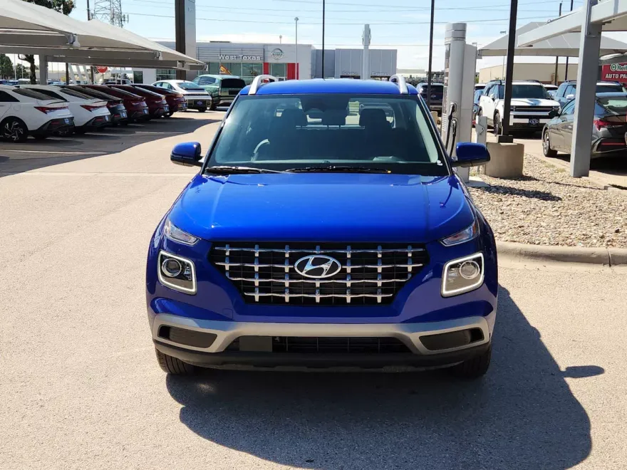 2025 Hyundai Venue SEL Limited photo 1