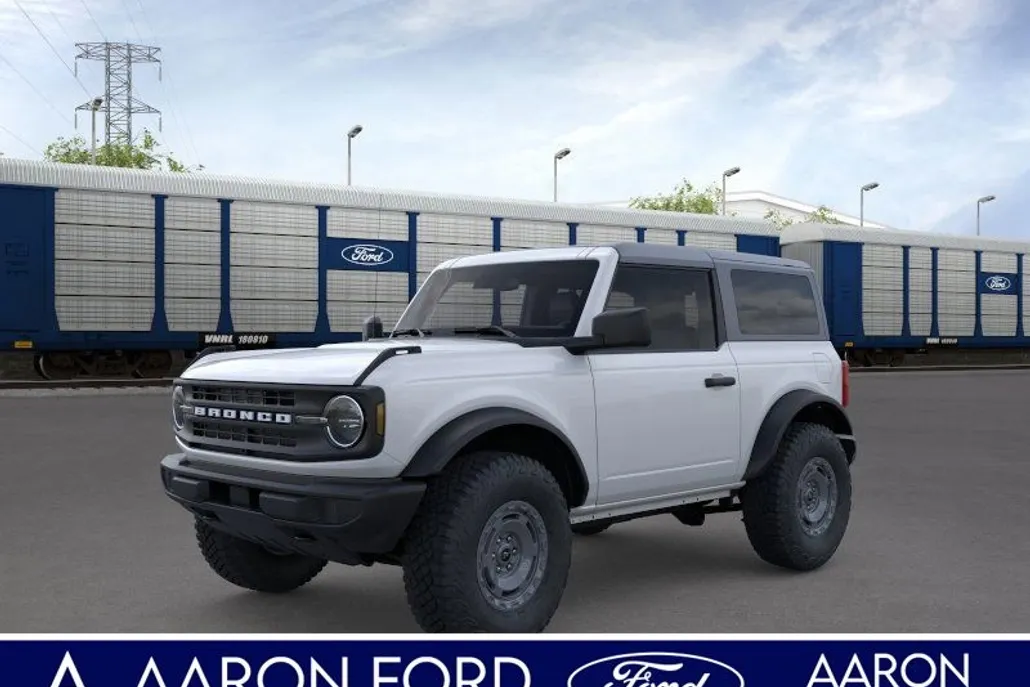 2025 Ford Bronco Base photo 1
