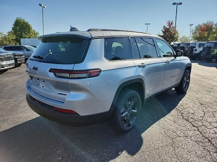 2025 Jeep Grand Cherokee Limited photo 1