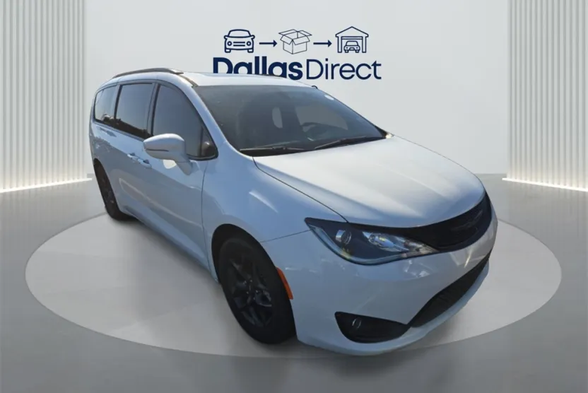 2018 Chrysler Pacifica Limited photo 1