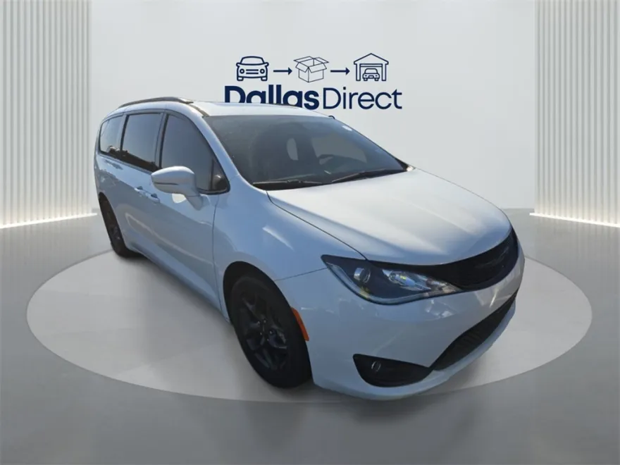 2018 Chrysler Pacifica Limited photo 1