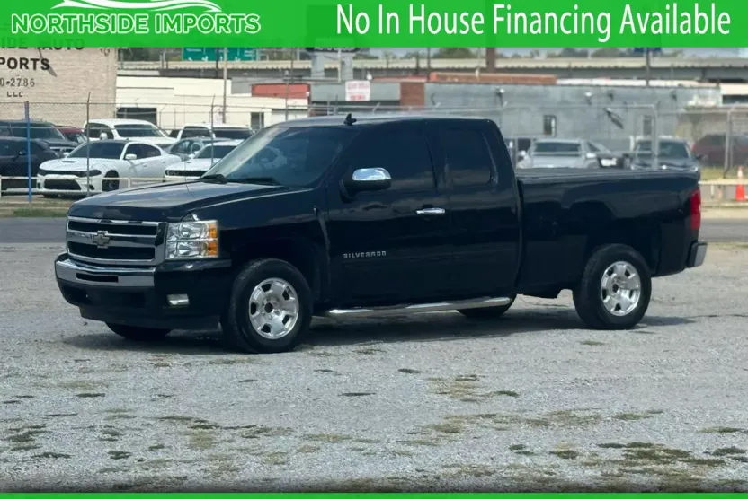 2011 Chevrolet Silverado 1500 LT photo 1