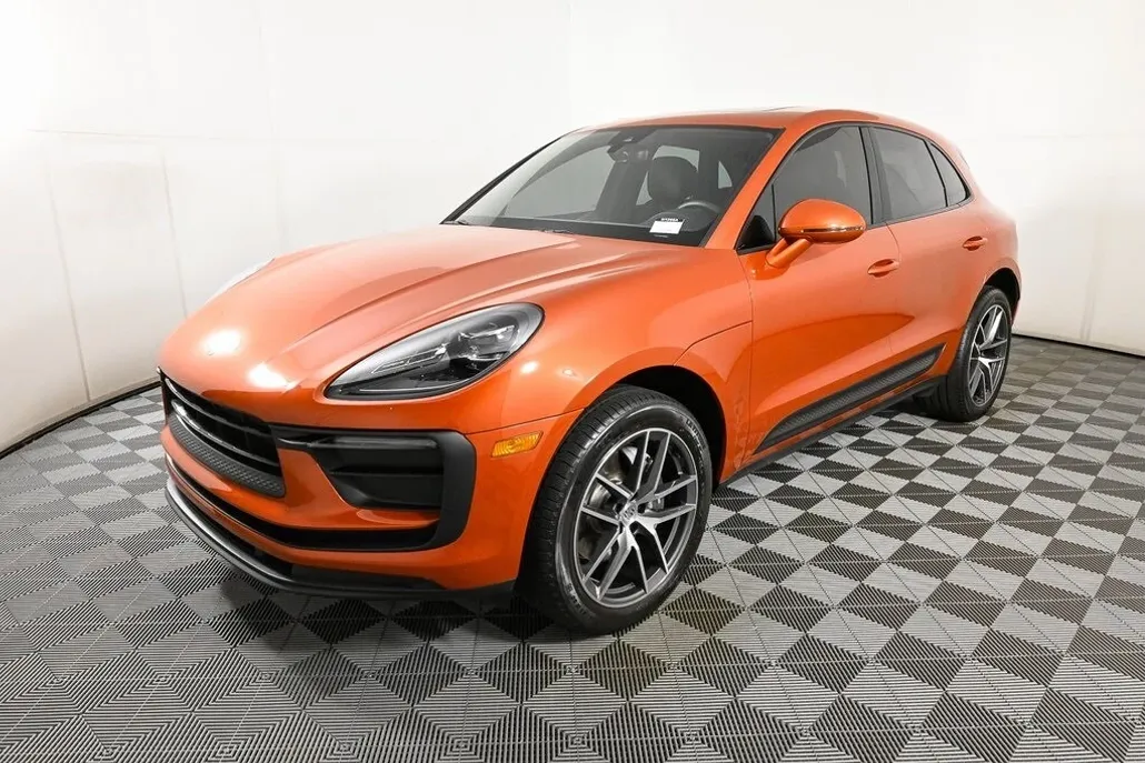 2022 Porsche Macan photo 1