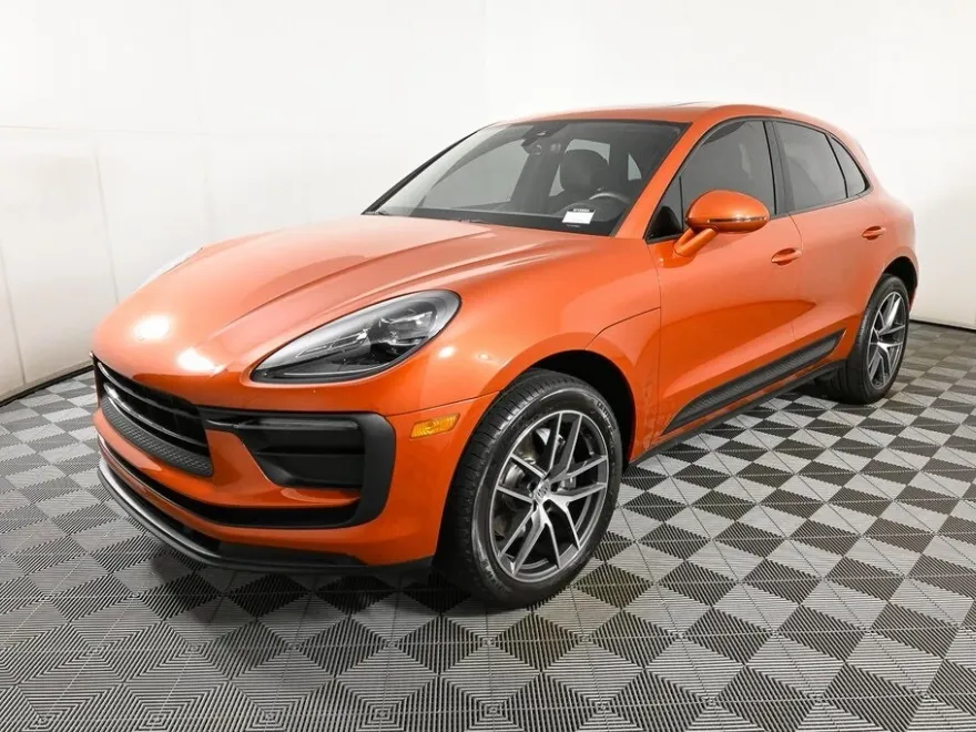 2022 Porsche Macan photo 1