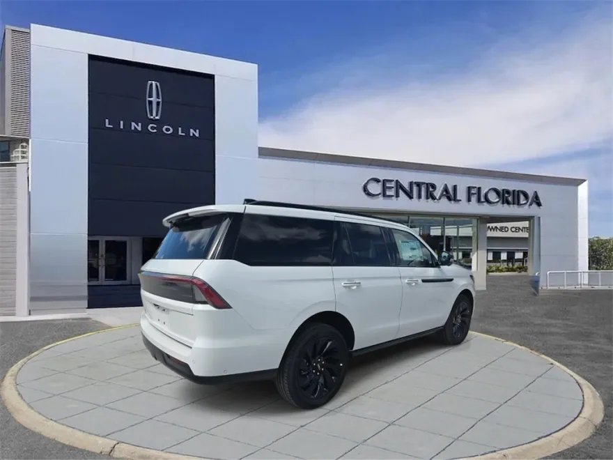 2025 Lincoln Navigator Reserve photo 1