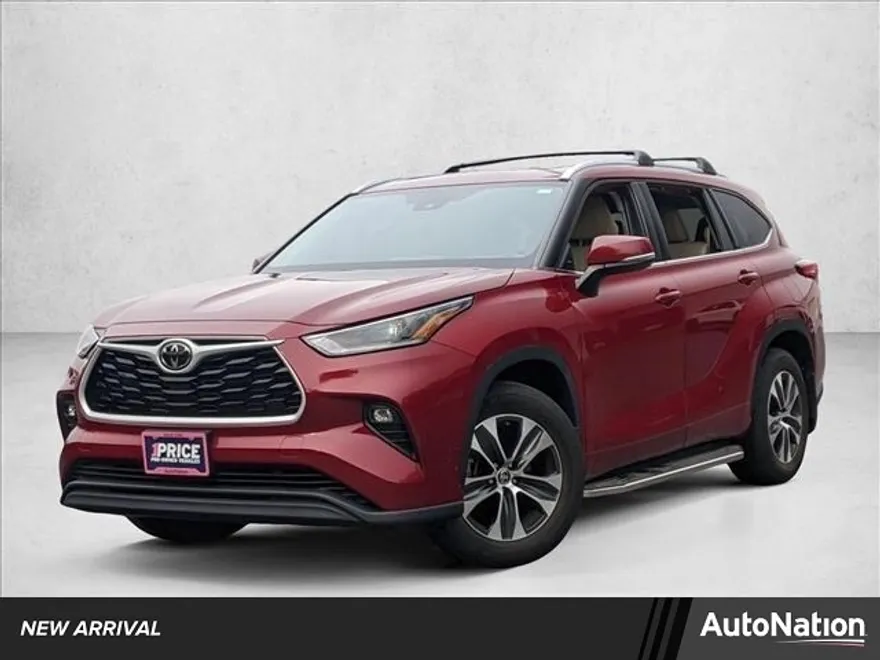 2021 Toyota Highlander XLE photo 1