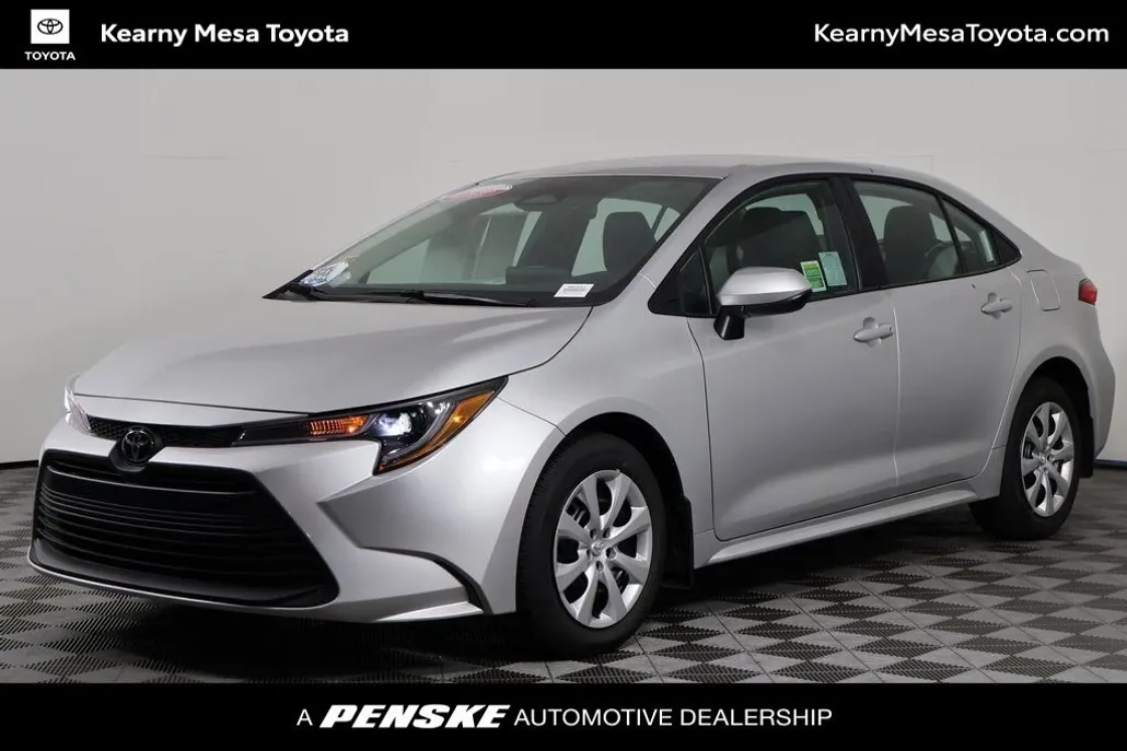 2025 Toyota Corolla LE photo 1