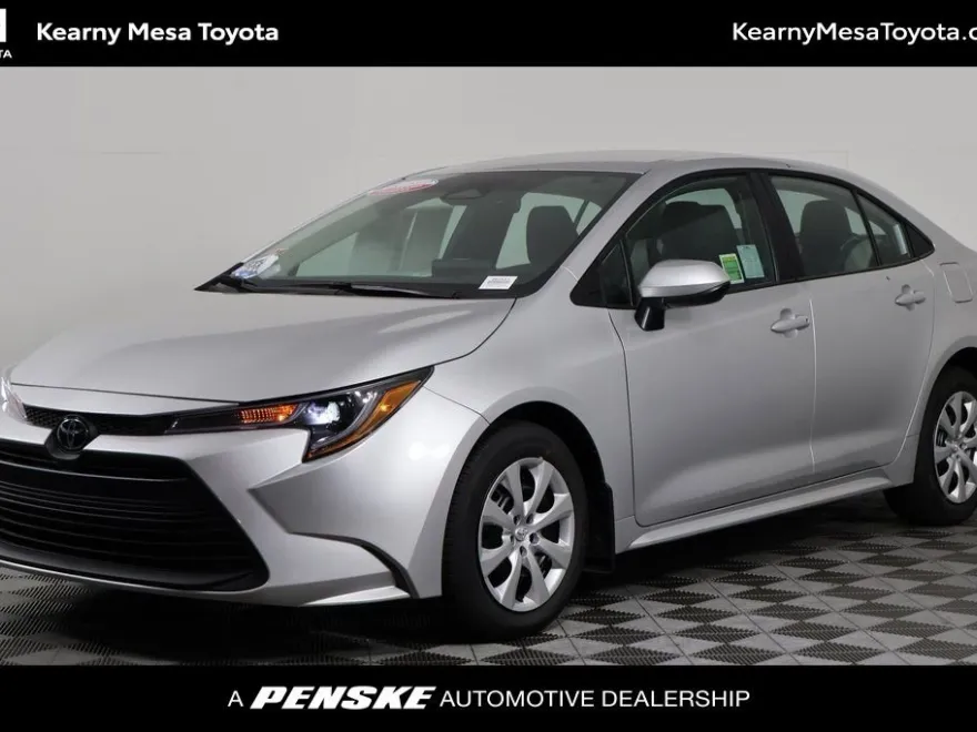 2025 Toyota Corolla LE photo 1