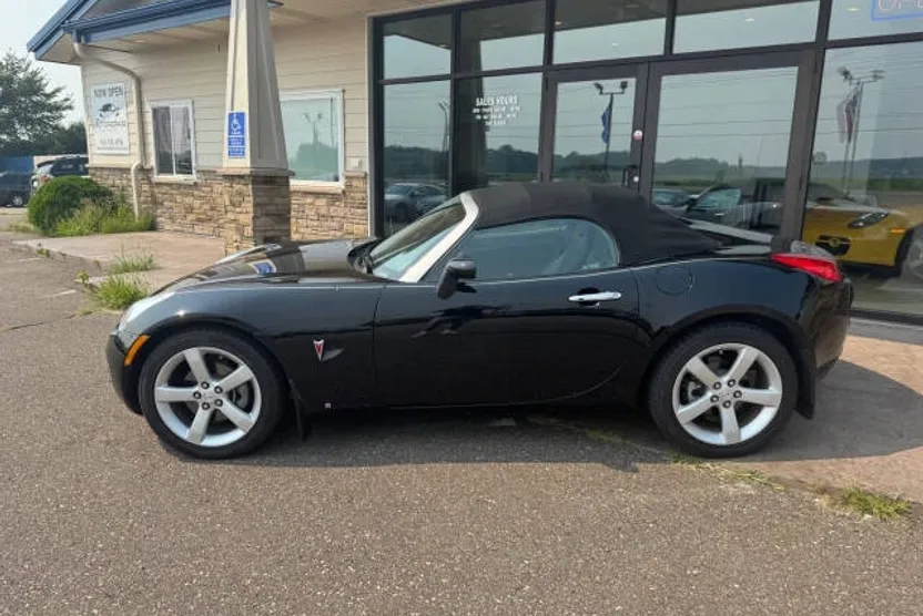 2006 Pontiac Solstice Base Convertible photo 1