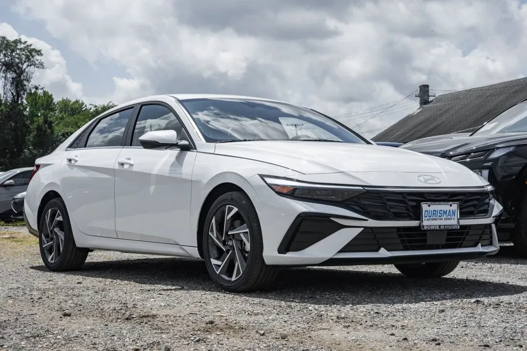 2025 Hyundai Elantra Hybrid Limited photo 1