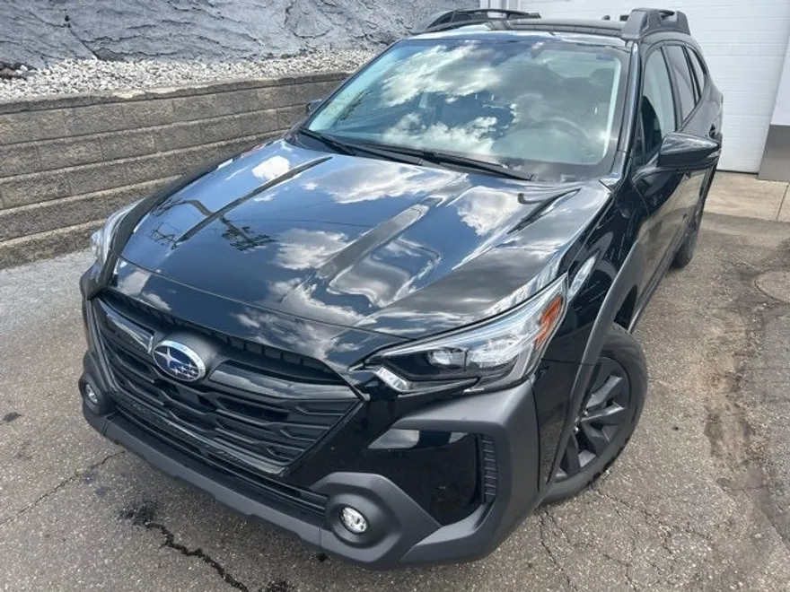 2023 Subaru Outback Onyx Edition photo 1