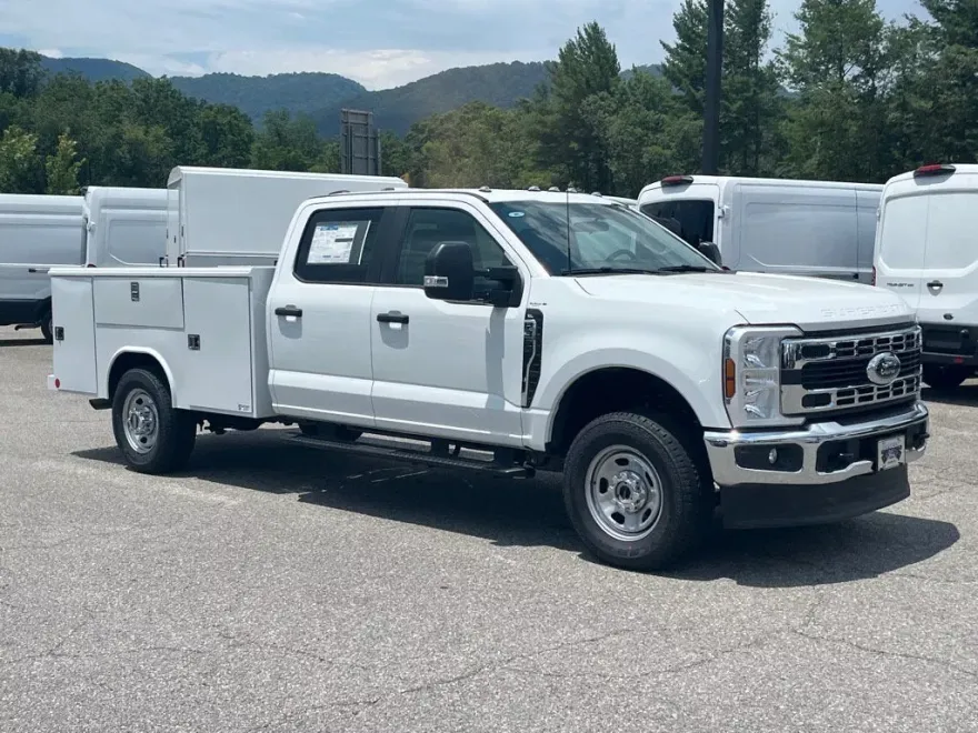 2025 Ford F-350 XL photo 1