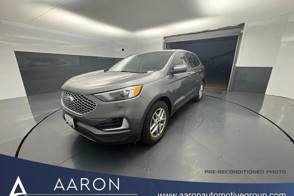 2024 Ford Edge SEL photo 1