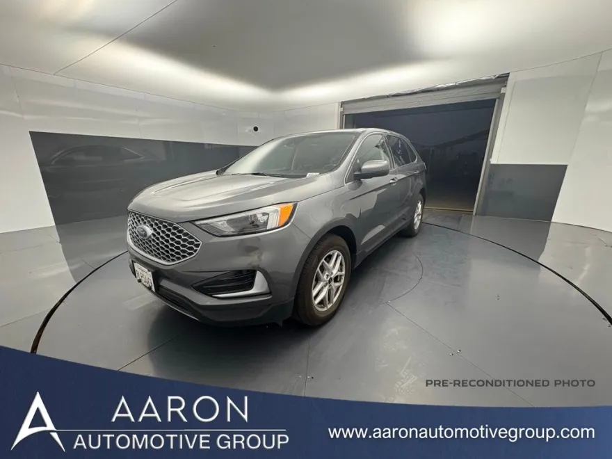 2024 Ford Edge SEL photo 1