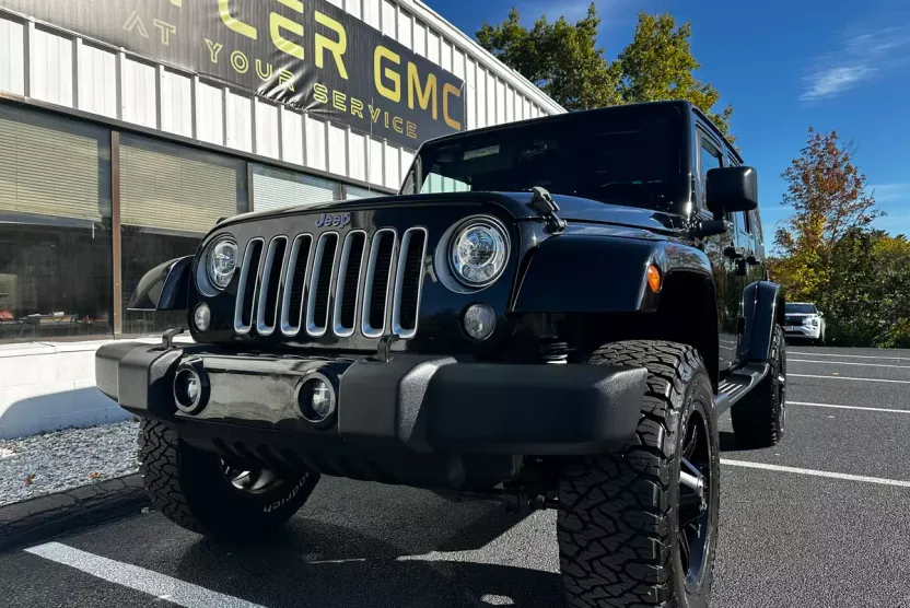 2018 Jeep Wrangler Unlimited Sahara photo 1