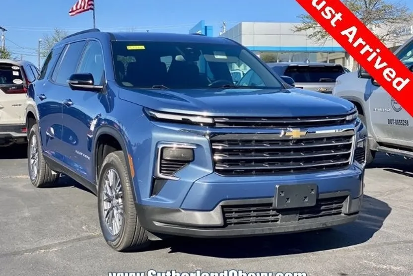 2024 Chevrolet Traverse photo 1