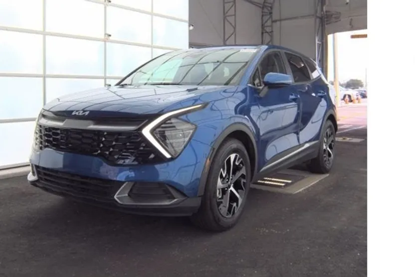 2024 Kia Sportage EX photo 1