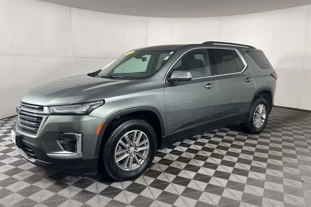 2023 Chevrolet Traverse Cloth 1LT photo 1