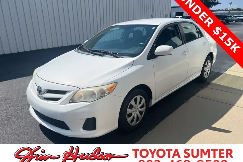 2011 Toyota Corolla LE photo 1