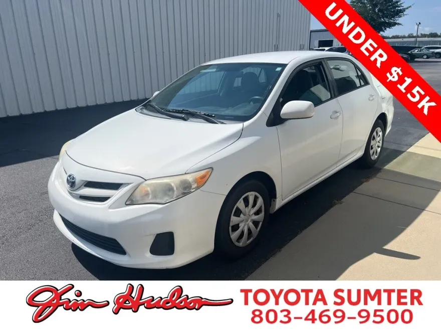2011 Toyota Corolla LE photo 1