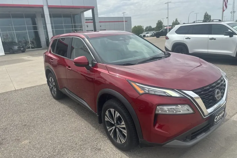 2022 Nissan Rogue SV photo 1
