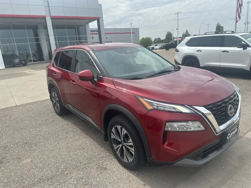 2022 Nissan Rogue SV photo 1