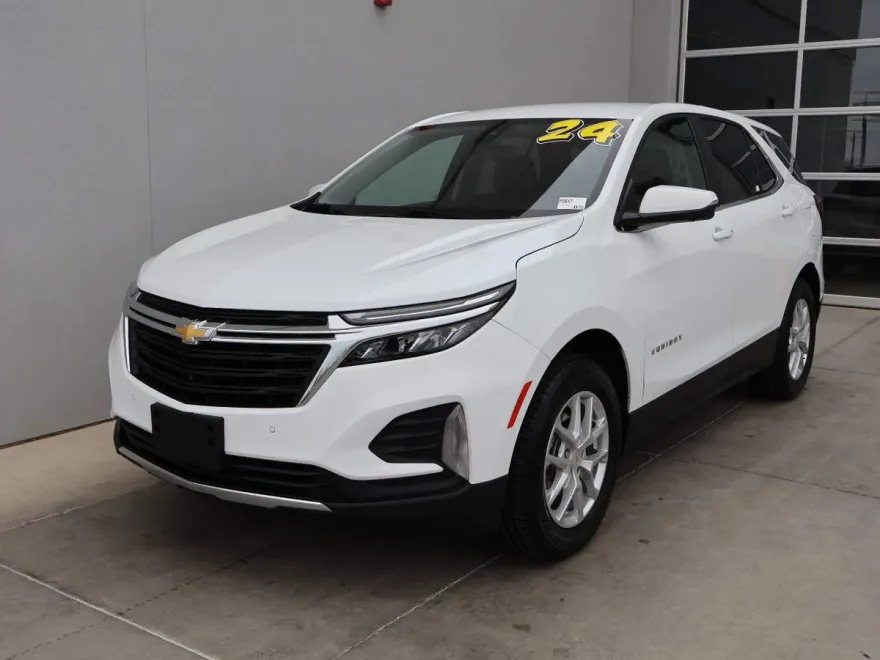 2024 Chevrolet Equinox LT photo 1