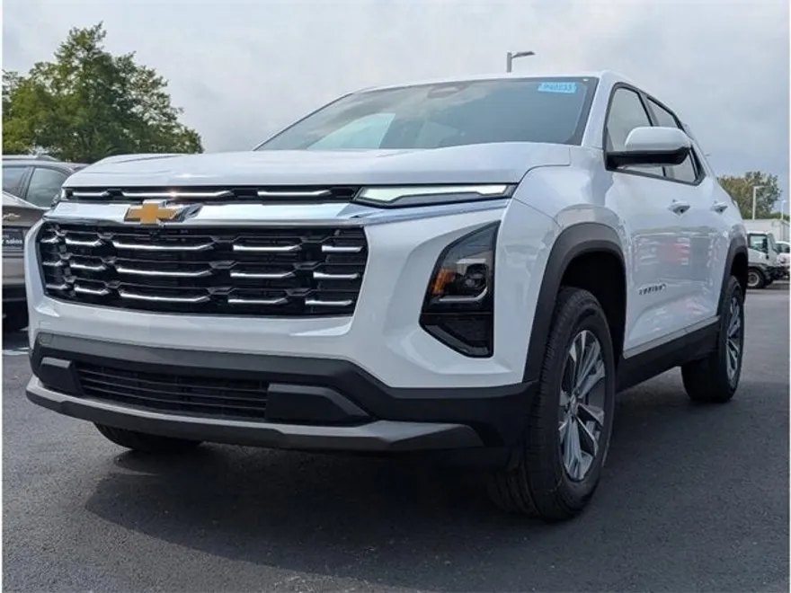 2026 Chevrolet Equinox LT photo 1