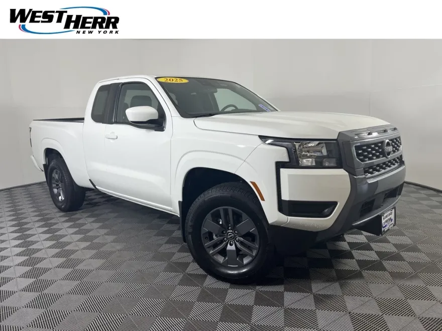 2025 Nissan Frontier SV photo 1