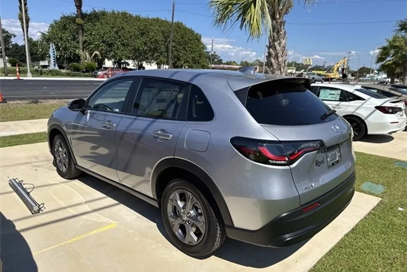 2026 Honda HR-V LX photo 1