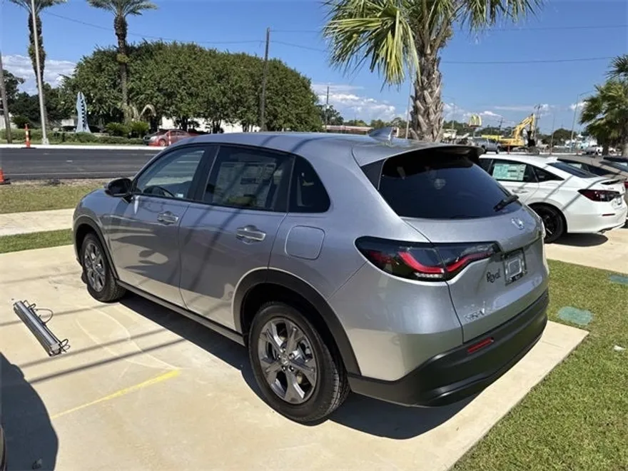2026 Honda HR-V LX photo 1