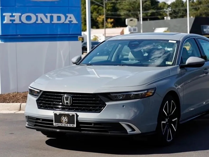 2025 Honda Accord Hybrid Touring photo 1