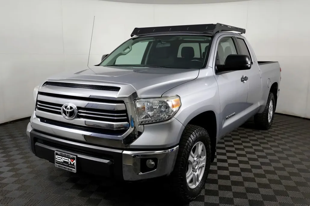 2017 Toyota Tundra SR5 Double Cab photo 1