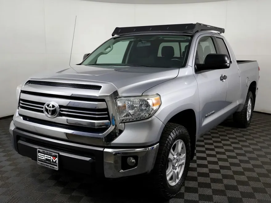 2017 Toyota Tundra SR5 Double Cab photo 1