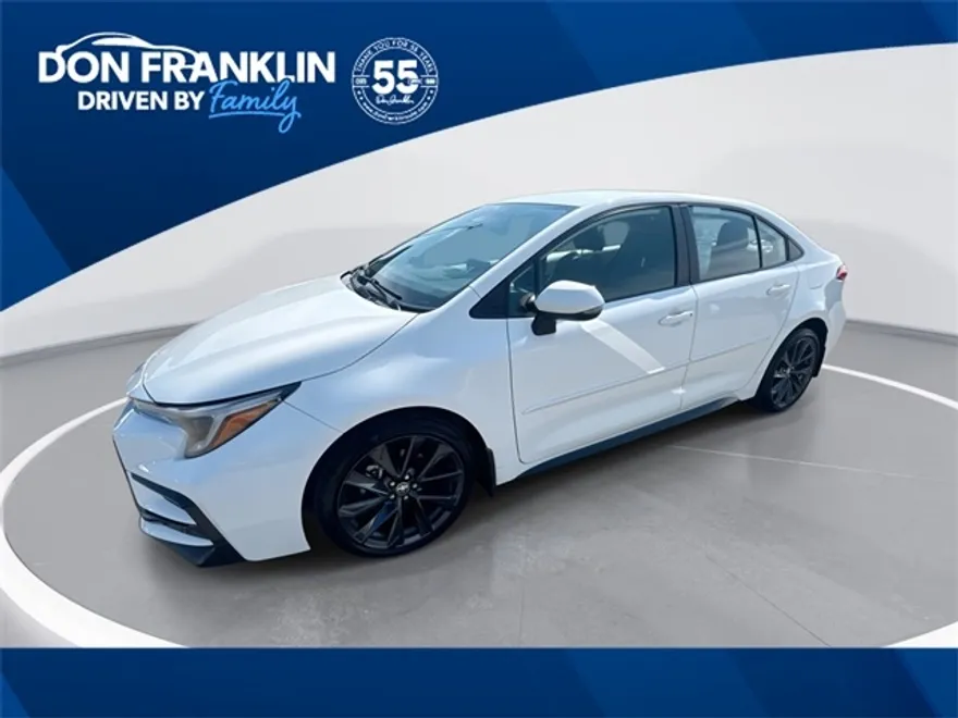 2024 Toyota Corolla SE photo 1