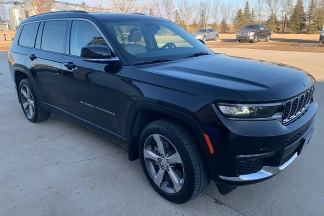2022 Jeep Grand Cherokee L photo 1