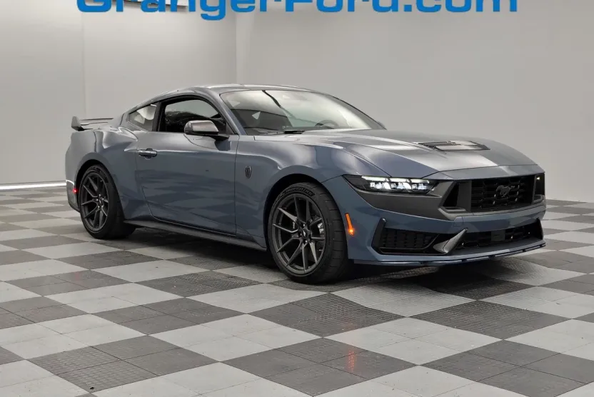 2025 Ford Mustang Dark Horse photo 1