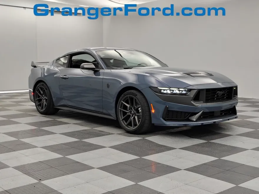 2025 Ford Mustang Dark Horse photo 1