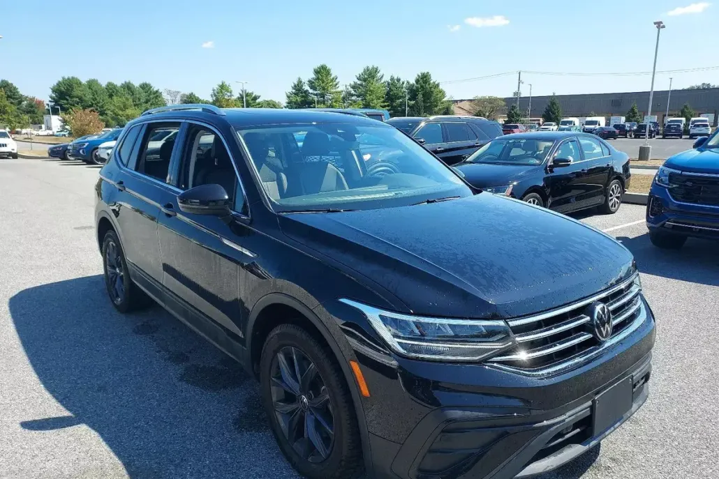 2022 Volkswagen Tiguan SE photo 1