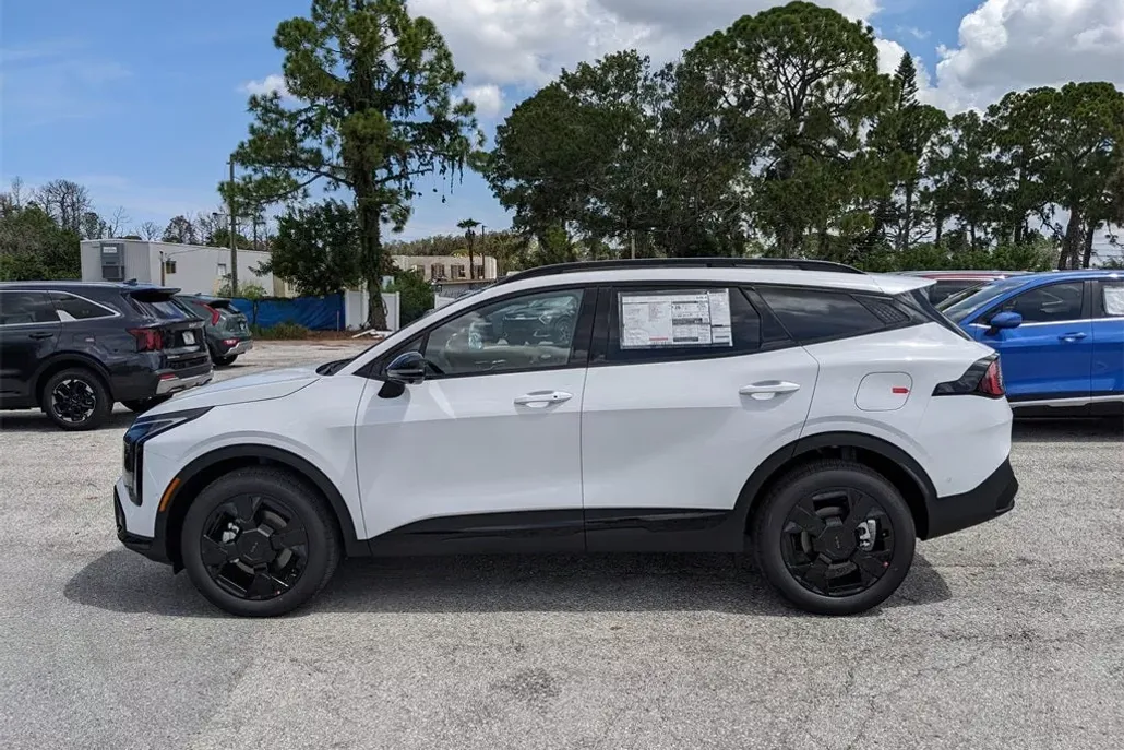 2026 Kia Sportage X-Line photo 1