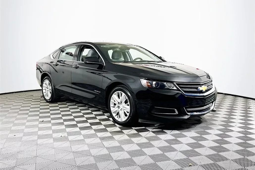 2017 Chevrolet Impala LS photo 1