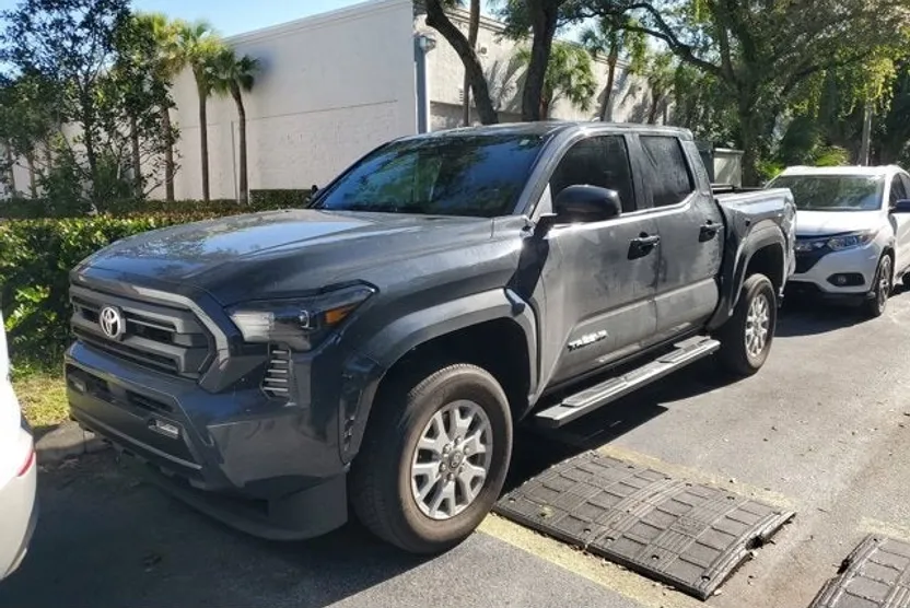 2024 Toyota Tacoma SR5 photo 1