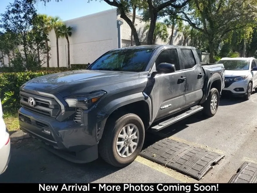 2024 Toyota Tacoma SR5 photo 1