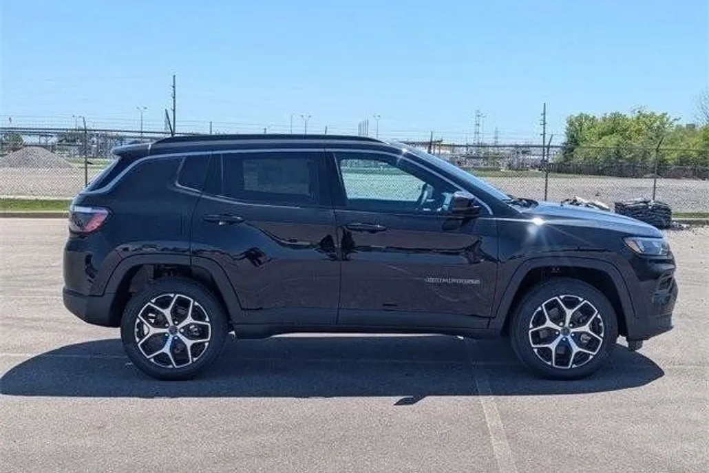 2025 Jeep Compass Limited photo 1