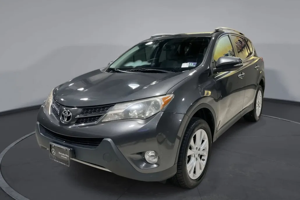 2015 Toyota RAV4 Limited photo 1